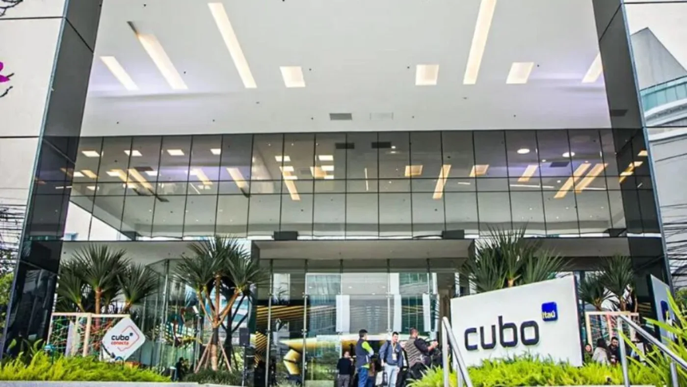 Entrance of Cubo Itaú in São Paulo
